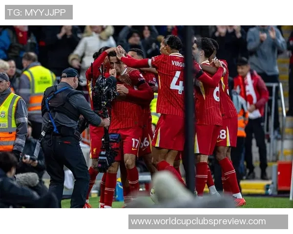 利物浦与狼队激战在即谁能在英超赛场中笑到最后 利物浦与狼队激战在即谁能在英超赛场中笑到最后